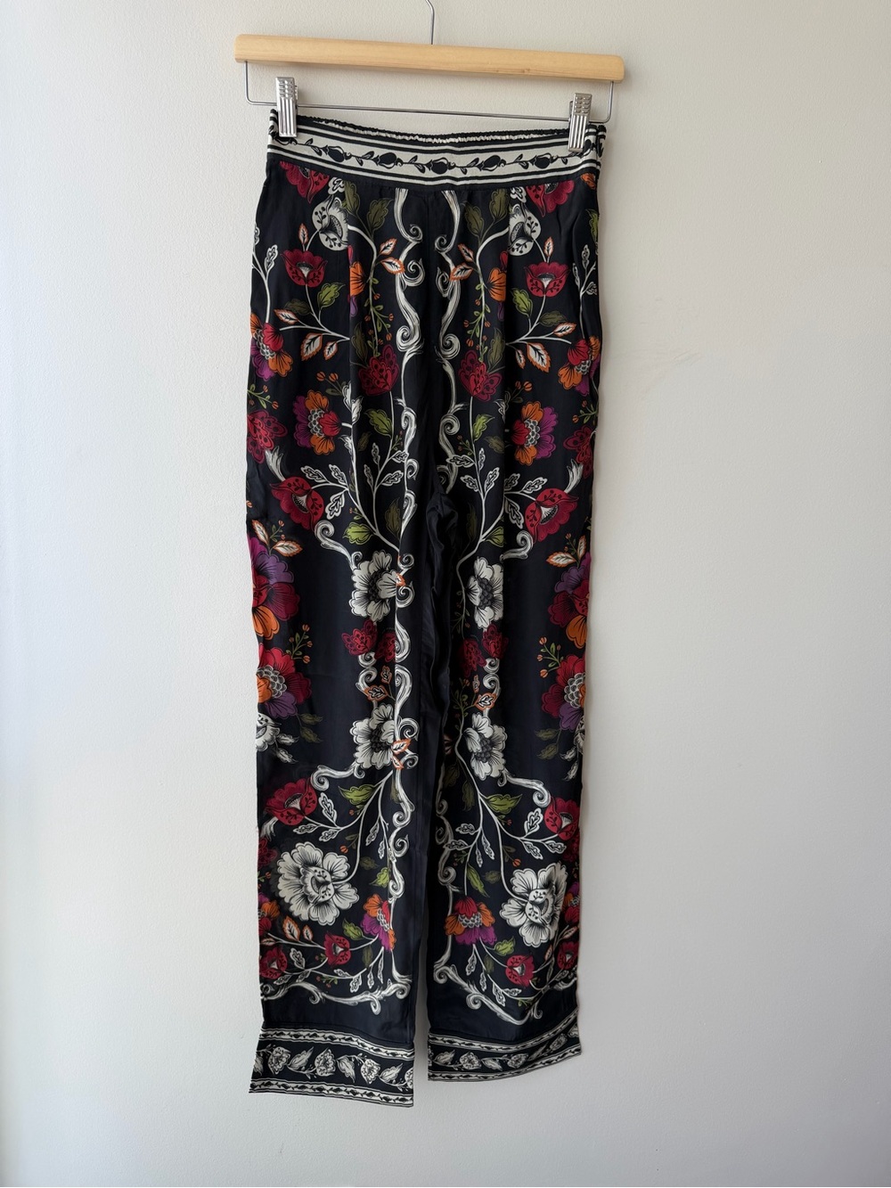 Farm Rio Rocco Flowers Pants NWT - Picture 4 of 8